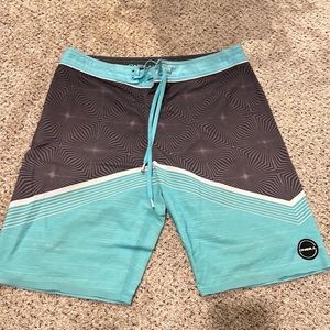 Men’s board shorts